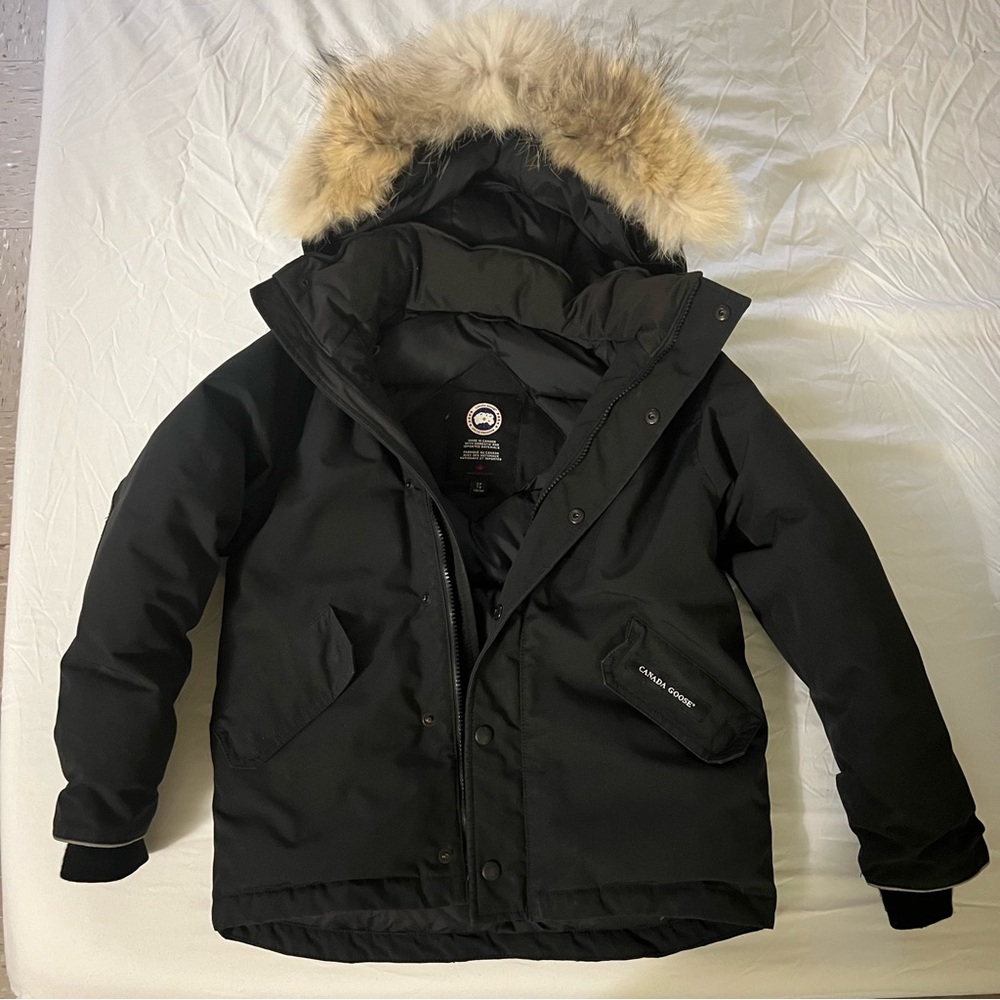 Kids 100% authentic Canada Goose coat with fur